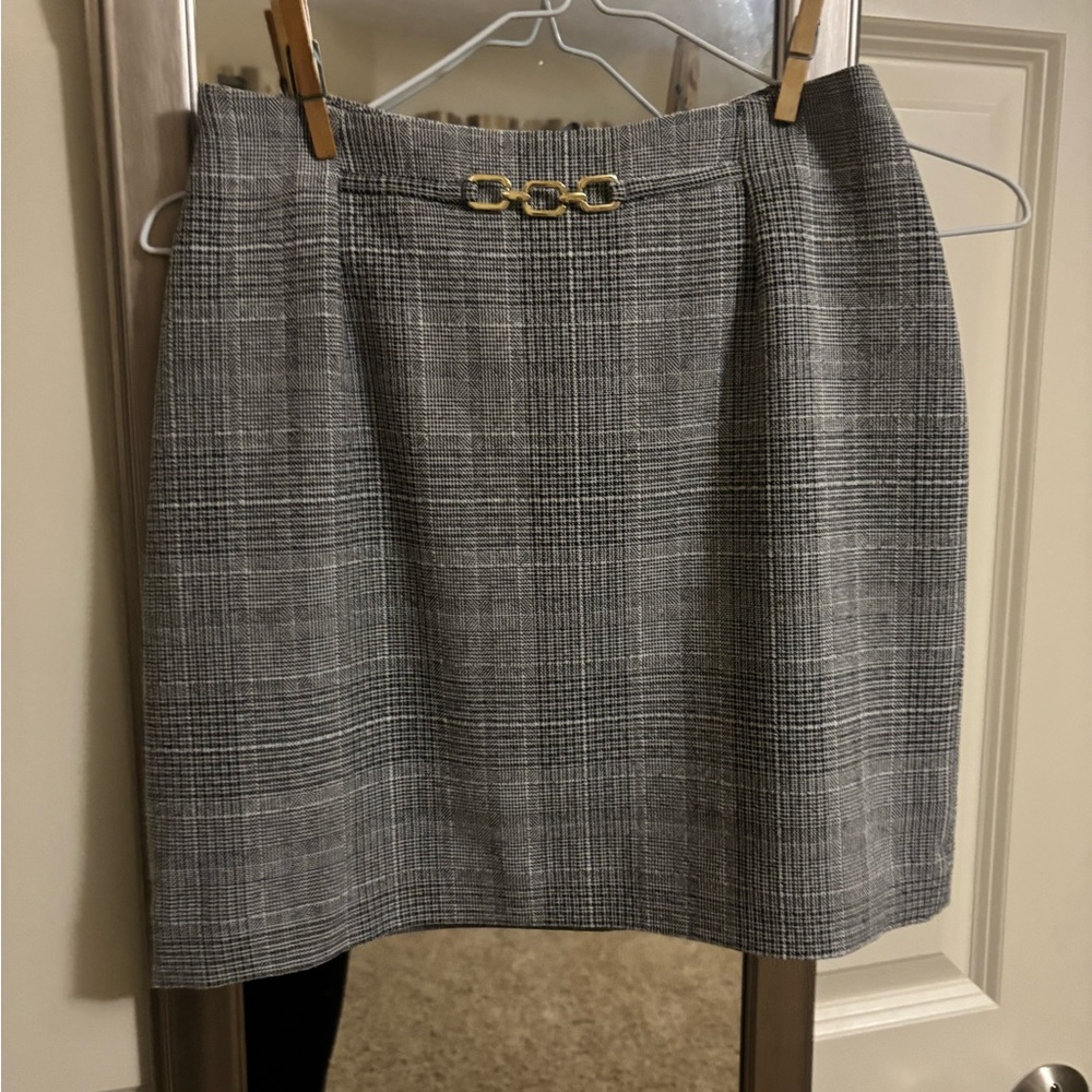 H&M Gray Plaid Pencil Skirt with Gold Accent